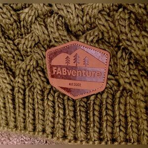 Fabdog WARM Knit Dog Sweater FABventure Cable knit  dog sweater EUC Wool Blend